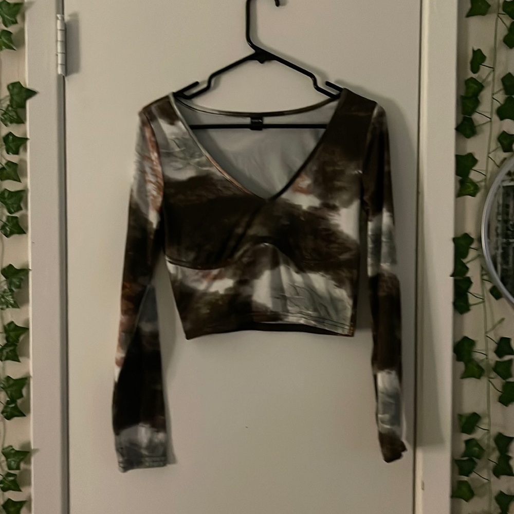 long sleeve crop top